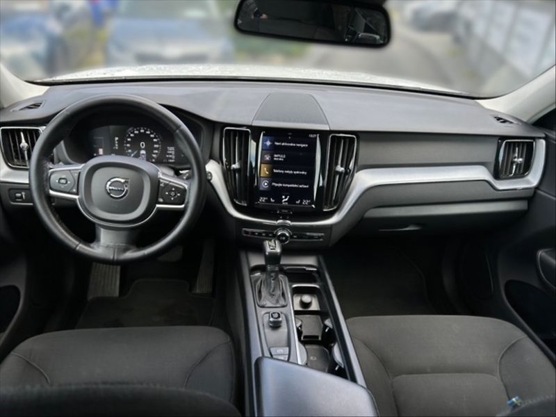 Volvo XC60 2,0 T5 Momentum AT - fotka 9 z 11