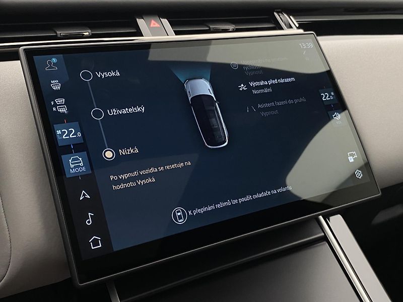 Land Rover Range Rover Velar D300 Dynamic SE REZERVACE - fotka 55 z 61