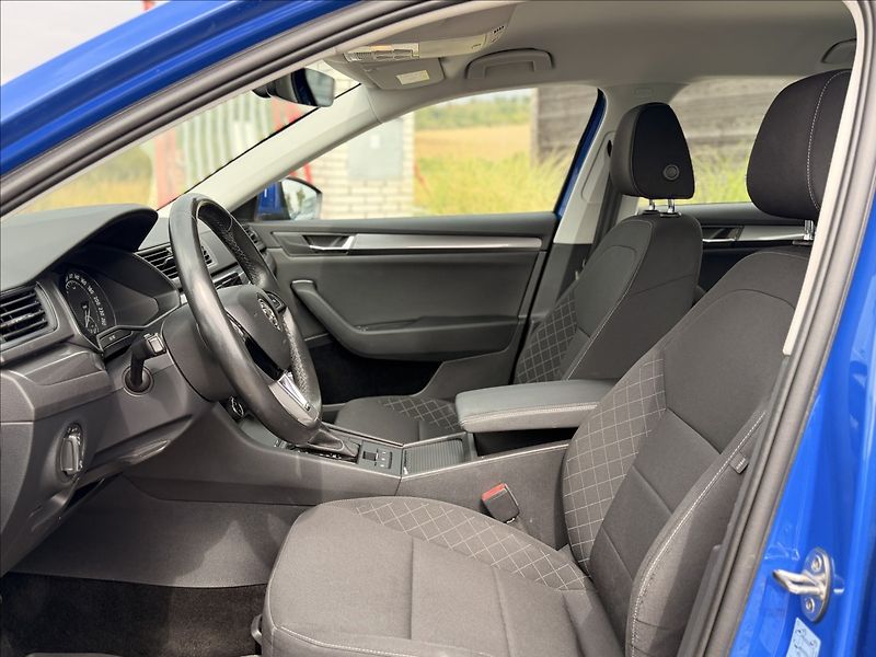 Škoda Superb 1,5 TSI 110kW DSG +SADA ALU - fotka 9 z 24