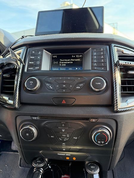 Ford Ranger 2.0 /125kW - fotka 18 z 22