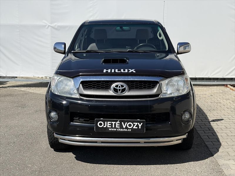 Toyota Hilux 2,5 Extra Cab - fotka 2 z 14