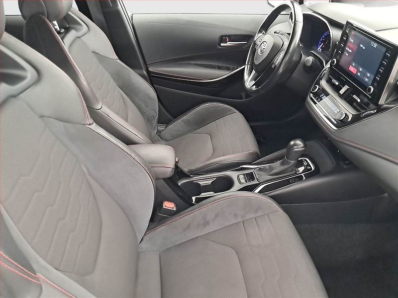 Toyota Corolla (2020) 1.8 Hybrid - fotka 9 z 16