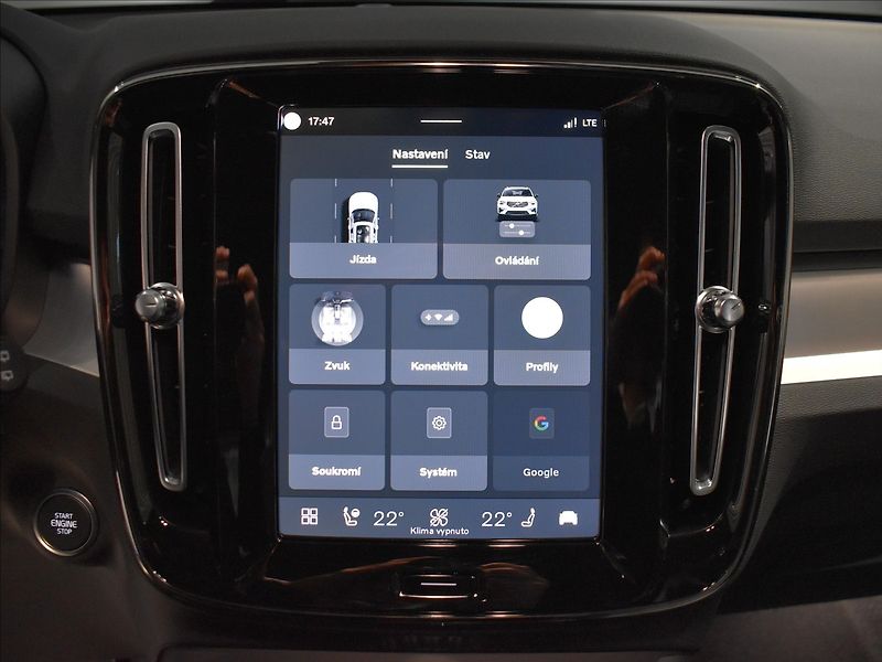 Volvo XC40 (2026) 2,0 B3  Core - fotka 17 z 24