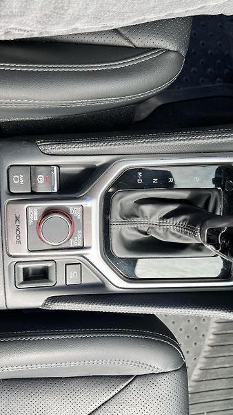 Subaru Forester 2.0 E-BOXER EXECUTIVE - fotka 9 z 14