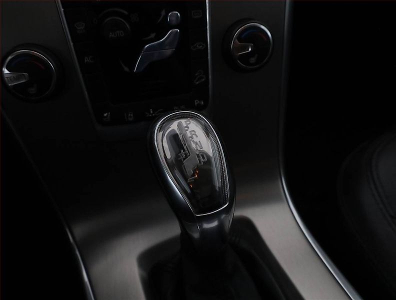 Volvo XC60 (2012) D5, 4X4, Automat, ČR,1.maj - fotka 11 z 16