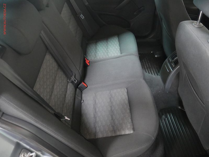 Škoda Octavia (2012) 2.0 TDi, 2.maj,ČR, Klima - fotka 11 z 20