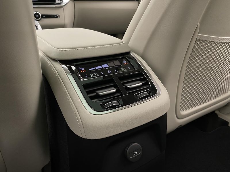Volvo XC90 (2026) T8 AWD Plug-in BRIGHT PLUS 7m - fotka 70 z 71