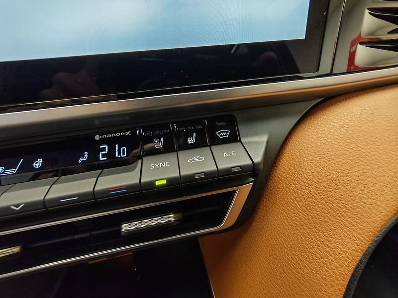 Toyota Camry 2.5 Hybrid Executive - fotka 33 z 39