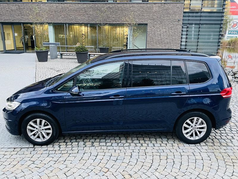 Volkswagen Touran 1.6TDI AUT SERVISKA 7MÍST LED  - fotka 18 z 42
