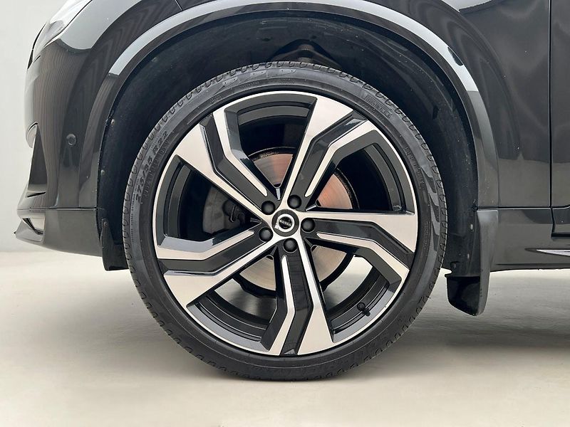 Volvo XC90 B5 AWD R-DESIGN AUT 7 MÍST - fotka 14 z 48