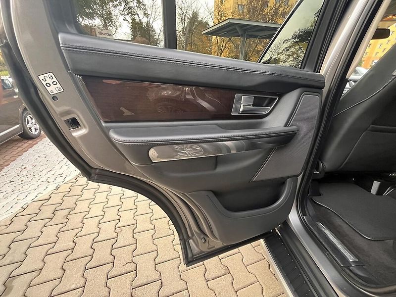Land Rover Range Rover Sport (2010) 3.0 /180kW - fotka 20 z 44