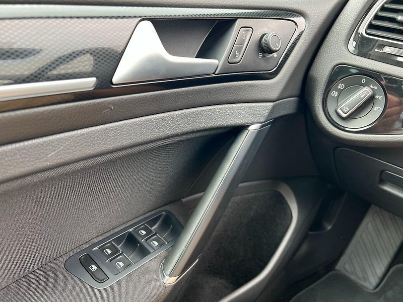 Volkswagen Golf (2015) VII 1.4TSI Highline! Tažné! - fotka 26 z 37