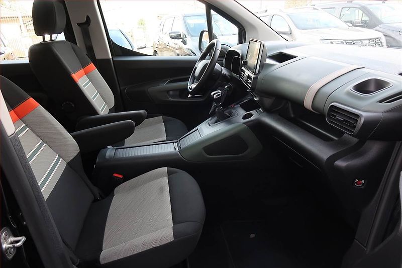 Citroën Berlingo (2020) Feel 1.5 BlueHDi, 5Míst, ČR - fotka 9 z 18
