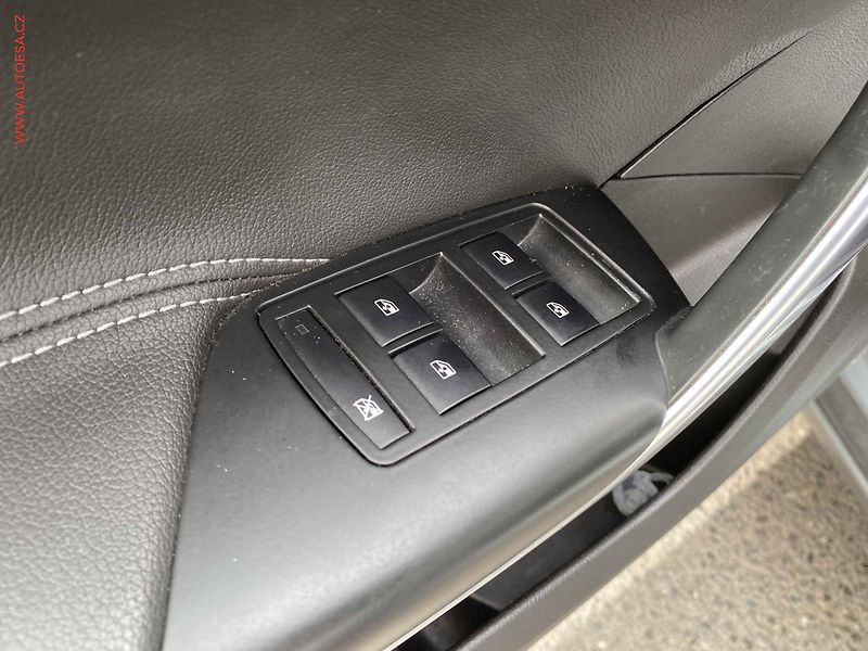 Opel Insignia (2015) 2.0 CDTi, ČR, Bixen, navi - fotka 13 z 18