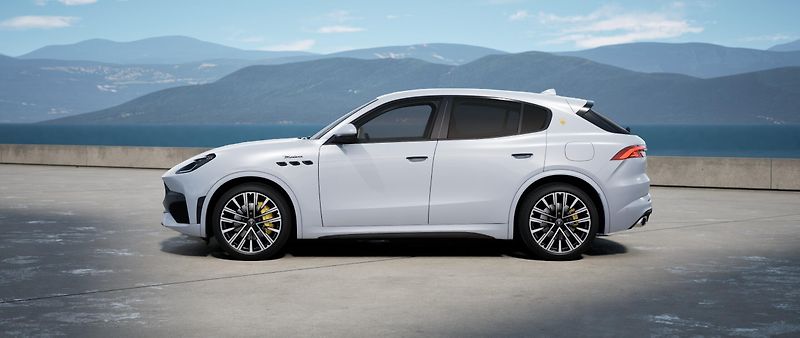Maserati Grecale (2026) Modena V6 390HP - fotka 3 z 8