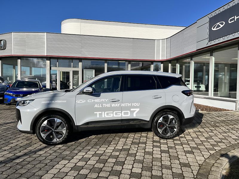 Chery Tiggo 7 (2026) 1,6 UNIQUE 4x4 Demo vůz - fotka 3 z 39