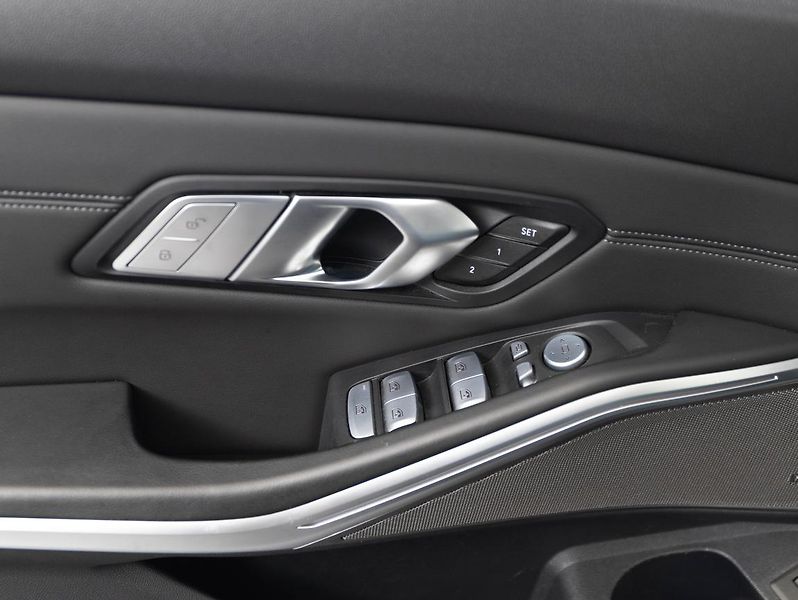 BMW M3 Competition M xDrive Touring - fotka 17 z 22