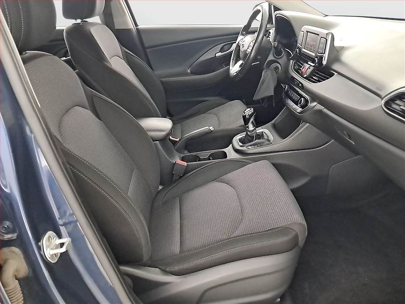 Hyundai i30 (2018) 1.0 T-GDI, Serv.kniha - fotka 9 z 16