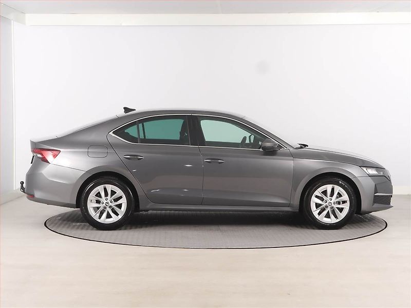 Škoda Octavia (2024) 1.5 TSI - fotka 6 z 12