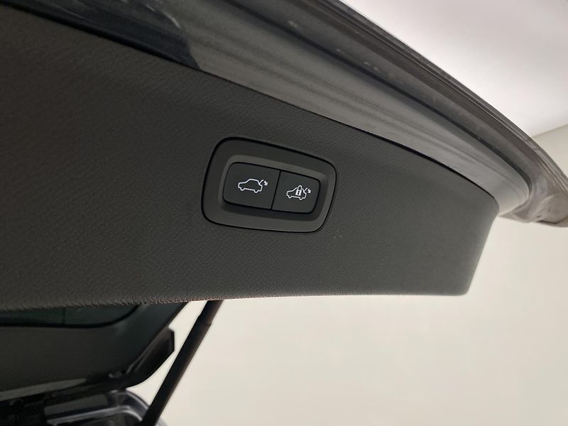 Volvo XC90 B5 AWD INSCRIPTION AUT CZ 7m - fotka 36 z 49