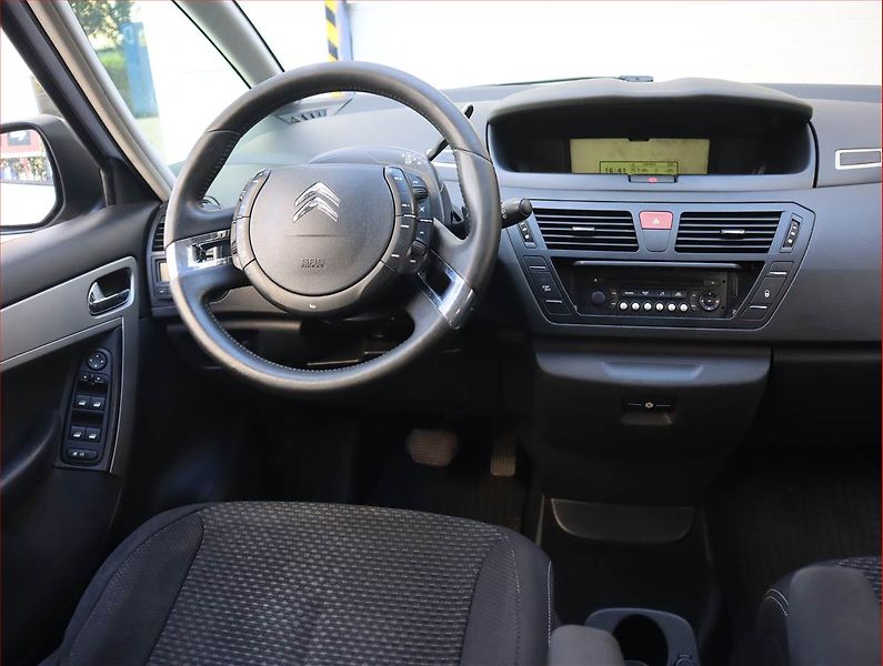 Citroën C4 Picasso (2012) 1.6 HDi, Automat, 7 míst - fotka 7 z 19