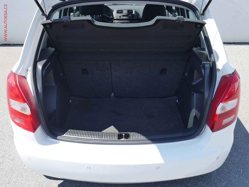Škoda Fabia (2011) 1.2 TSi, Klima - fotka 7 z 13