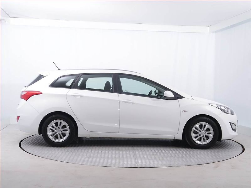 Hyundai i30 (2017) 1.6 GDI, ČR,1.maj, Serv.kniha - fotka 6 z 18