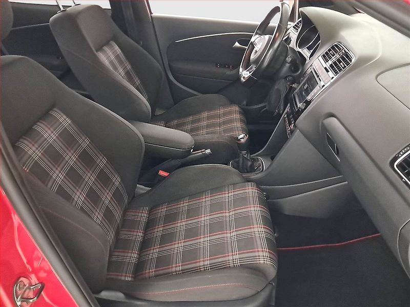 Volkswagen Polo (2016) 1.8 GTI, Serv.kniha, Tempomat - fotka 9 z 19