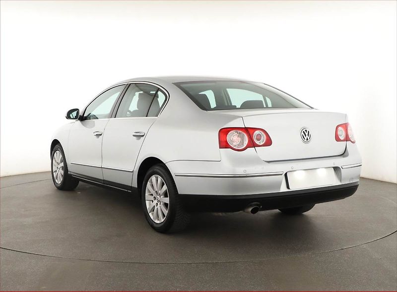 Volkswagen Passat (2009) 1.4 TSI, Tempomat - fotka 4 z 15
