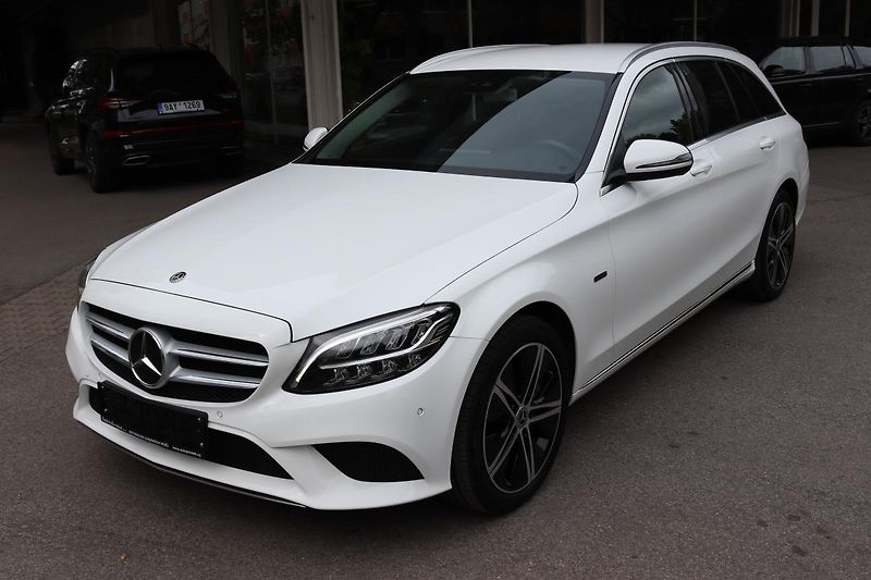 Mercedes-Benz Třídy C 300de PLUG-IN HYB KOMBI 225kW - fotka 17 z 48