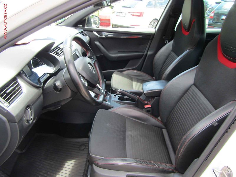 Škoda Octavia (2014) 2.0TDi, Bixen, navi - fotka 9 z 20