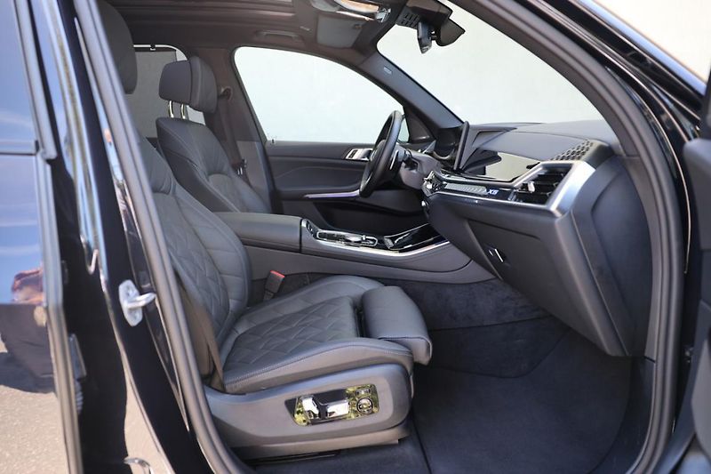 BMW X5 xDrive30d - fotka 26 z 32