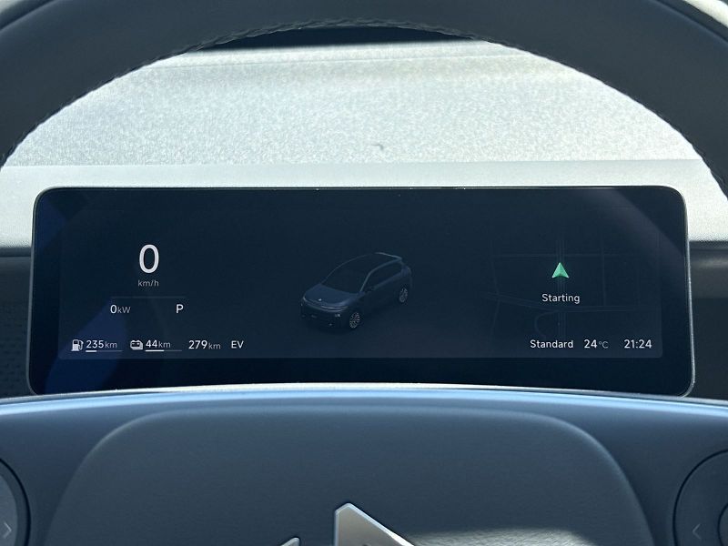 Leapmotor B10 (2026) DESIGN HYBRID EV - fotka 6 z 32