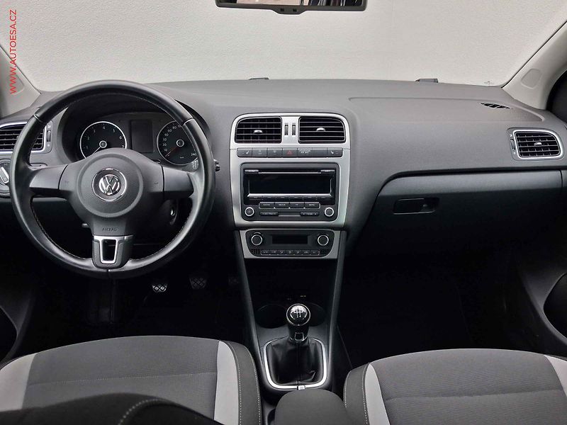 Volkswagen Polo (2013) 1.2 TSi, Life, +kola - fotka 8 z 16