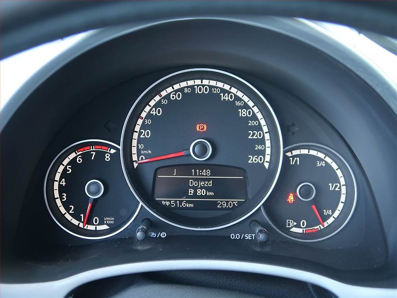 Volkswagen Beetle (2014) Design 1.2 TSI, Navi, Tempomat - fotka 11 z 16