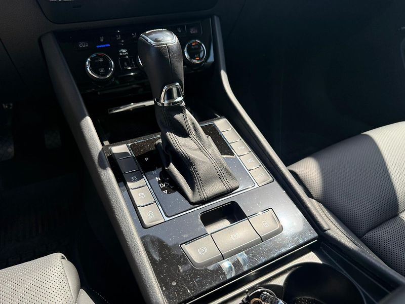 Škoda Superb L&K 2.0 TSI 140kw DSG Combi - fotka 20 z 27