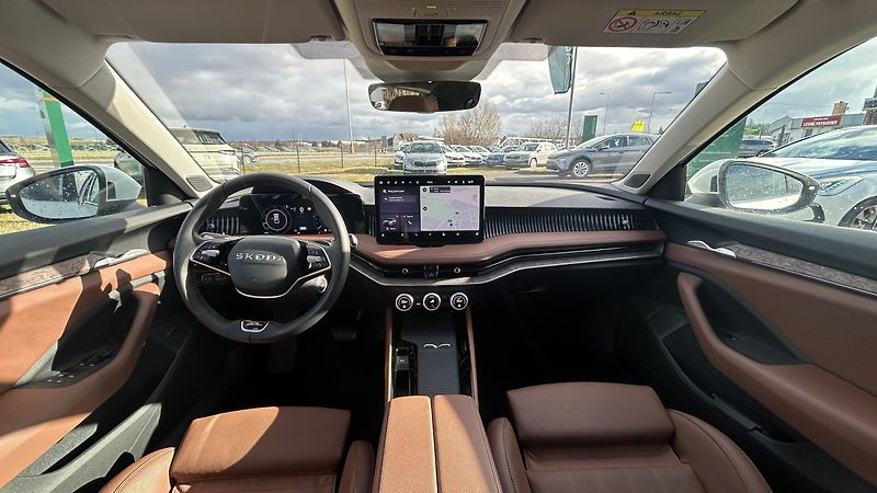 Škoda Superb (2025) TDI, 4x4, DSG, L&K, PANO,NEZ.T - fotka 11 z 28