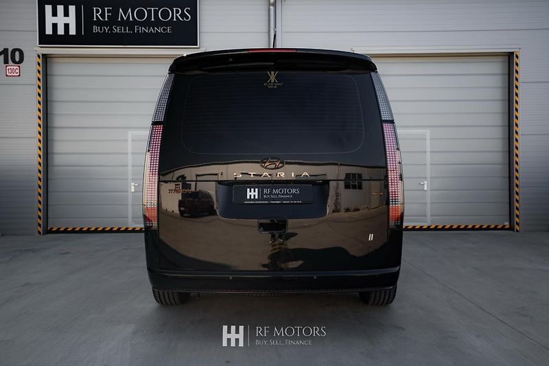 Hyundai Staria (2023) 2.2 CRDi Luxury 4x4 130kW - fotka 9 z 54