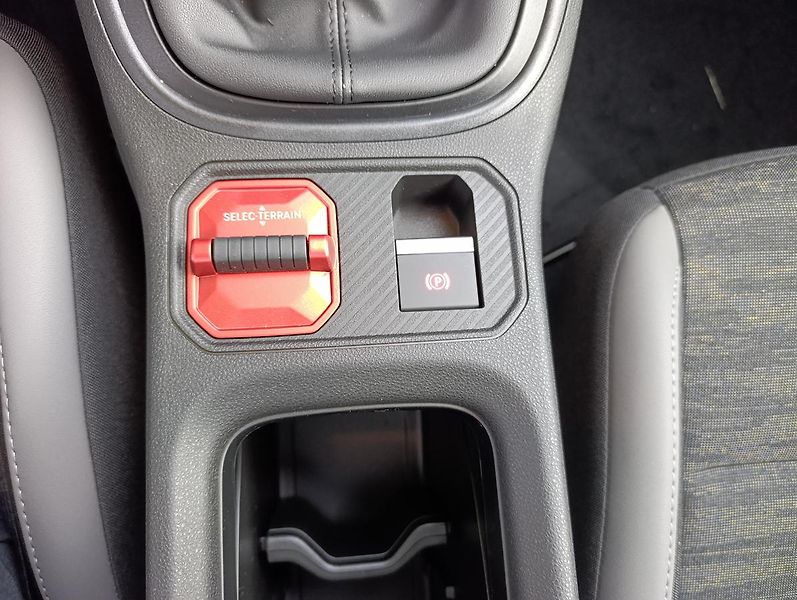 Jeep Avenger (2026) Longitude 1.2 Turbo 100k MT6 - fotka 20 z 24