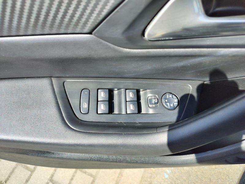 Peugeot 508 SW hybrid 225 e-EAT8 BUSINESS - fotka 10 z 32