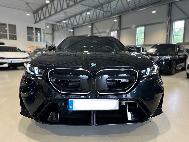 BMW M5 Ultimate Paket B&W Taž - fotka 2 z 17
