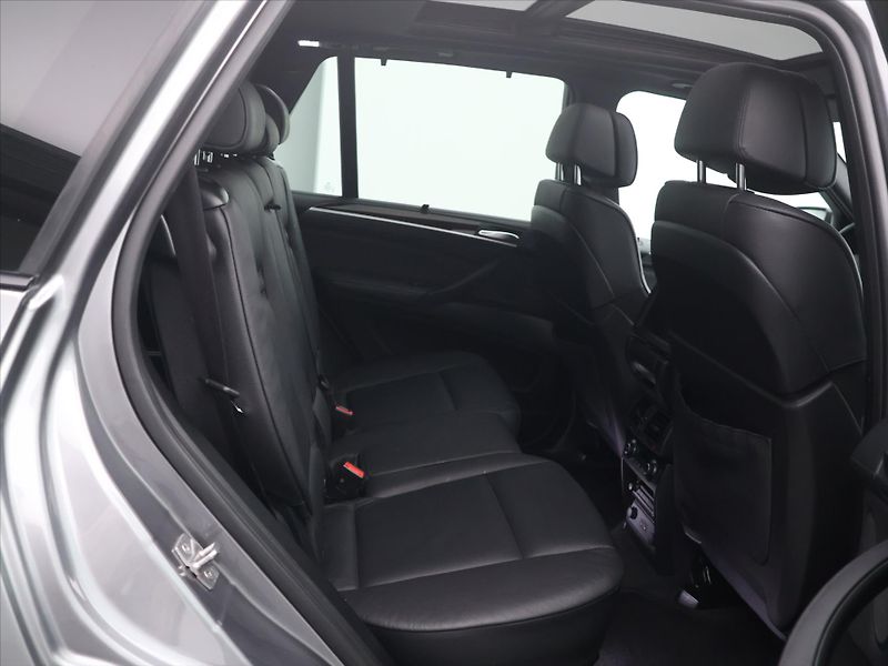 BMW X5 3,0 xDrive 40da 225kW 7-Míst - fotka 13 z 35