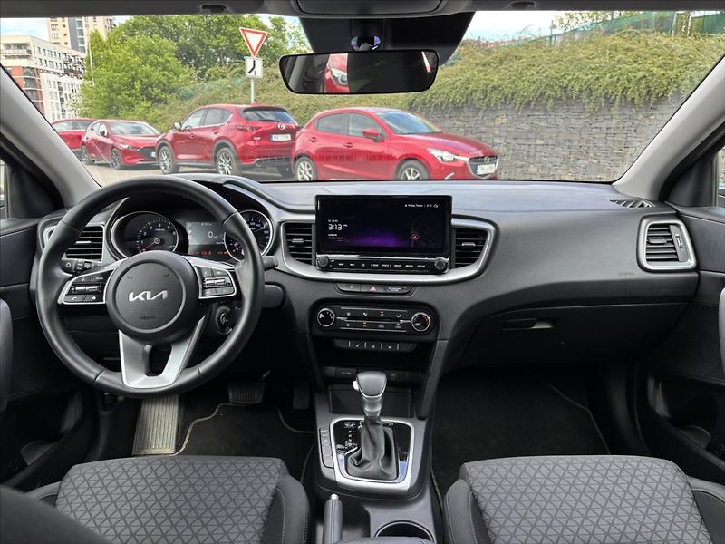 Kia Ceed 1,5 TGDi AT Spin 1.ČR ZÁRUKA - fotka 9 z 39