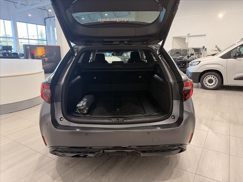 Toyota Corolla GR Sport  2.0 Hybrid (178k) - fotka 4 z 11