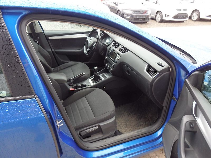 Škoda Octavia 2.0 TDI 110 kW DIGI. KLIMA - fotka 10 z 17