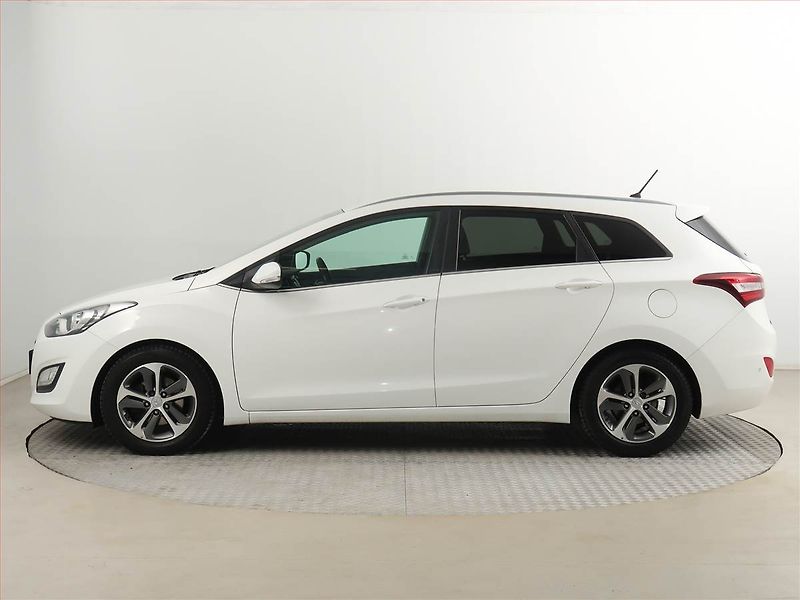 Hyundai i30 (2016) Style 1.6 GDI, Tempomat - fotka 3 z 16