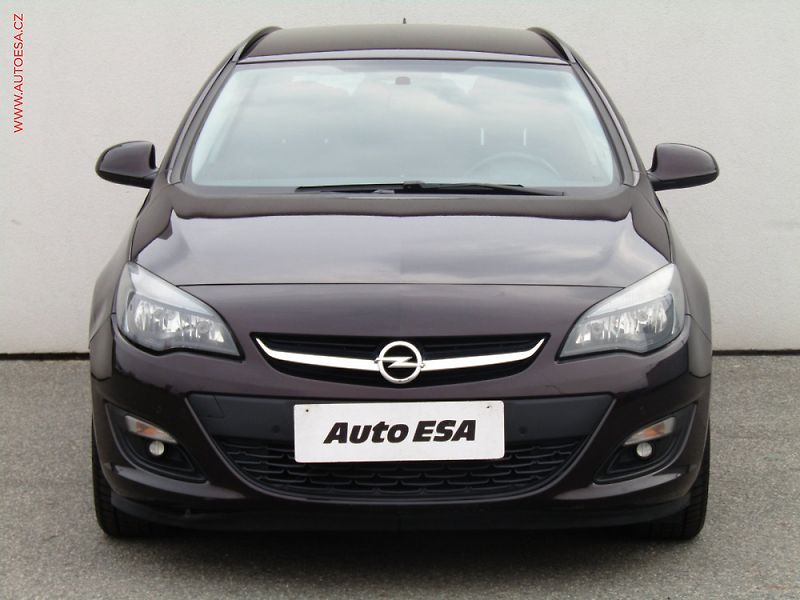 Opel Astra (2013) 1.6, Innovation, tempo - fotka 2 z 3