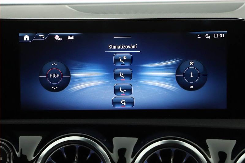 Mercedes-Benz CLA (2025) 180 d, AMG Line - fotka 18 z 24