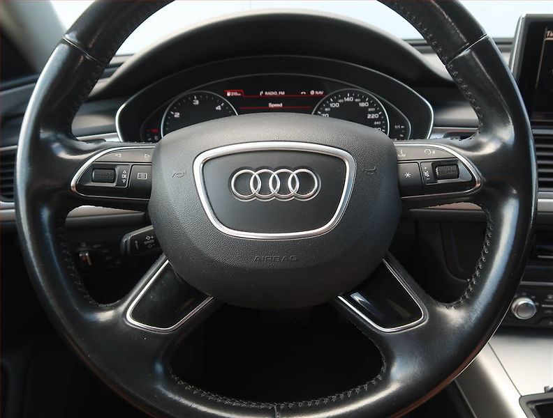 Audi A6 (2015) 2.0 TDI, Automat, Navi, Xenony - fotka 18 z 24