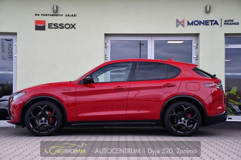 Alfa Romeo Stelvio 2.2 D154kW Veloce AT8-Q4 - fotka 2 z 56